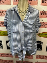 Cargar imagen en el visor de la galería, Striped Tie Front Top (Size L)
