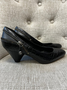 Via Uno Tapered Heels (Size 6)