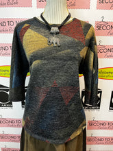 Load image into Gallery viewer, Abstract Knit Top (Size L)
