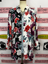 Cargar imagen en el visor de la galería, Chico&#39;s Floral Button Up Tunic (Chico&#39;s Size 2= L)
