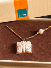 Charger l'image dans la galerie, NIB Ceramic Butterfly Bracelet
