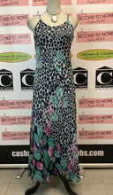 Cargar imagen en el visor de la galería, Reversible Dress with Shrug (Animal Print)
