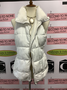 Old Navy White Puffer Vest (Size L)