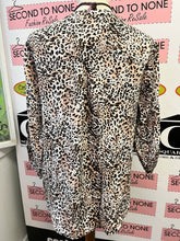 Charger l&#39;image dans la galerie, Leopard Print Blouse (Size L)
