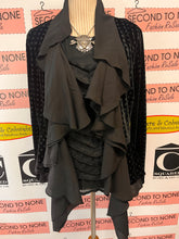 Cargar imagen en el visor de la galería, Cupio Black Ruffle Front Jacket (Size S)

