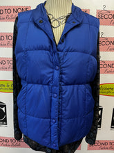 Load image into Gallery viewer, Lands&#39; End Down Filled Vest (Size M)
