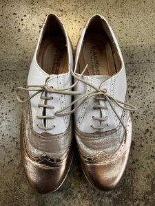European Metallic Oxford Shoe (Size 40=9)