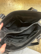 Charger l&#39;image dans la galerie, Stone Mountain Leather Shoulder Bag
