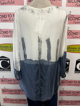 Load image into Gallery viewer, Made in Italy Flowy Sequin Top (Size S/M)
