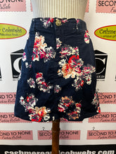 Cargar imagen en el visor de la galería, Navy Floral Mini Skirt (Size 10/M)
