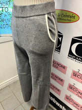 Cargar imagen en el visor de la galería, Grey With White Trim Pants
