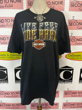 Load image into Gallery viewer, "Live Free Ride Hard" Orlando, Florida Harley Davidson T-Shirt (Size XL-Men's)
