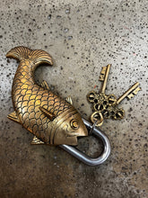 Load image into Gallery viewer, Chunky Brass Fish Lock &amp; Keys
