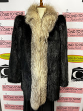 Load image into Gallery viewer, Real Fur Coat (Size S)
