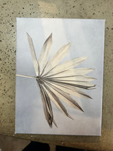 Cargar imagen en el visor de la galería, Small Palm Canvas Art

