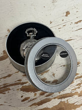 Cargar imagen en el visor de la galería, 2008 Rolling Stones “Bridges to Babylon” 1997 Tour Pocket Watch (It Works!)
