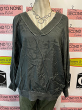 Load image into Gallery viewer, Made in Italy Grey Metallic Top (One Size)
