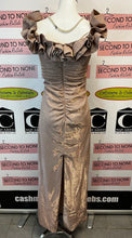 Charger l'image dans la galerie, Xscape Glitter Ruffle Gown (Size 10)
