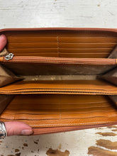 Load image into Gallery viewer, Lancetti Tan Leather Wallet
