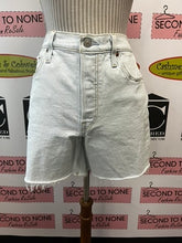 Charger l&#39;image dans la galerie, Levi&#39;s 501 Denim Shorts (Size 29W)
