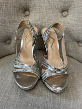 Load image into Gallery viewer, Silver Sequin Heels (Size 7.5)
