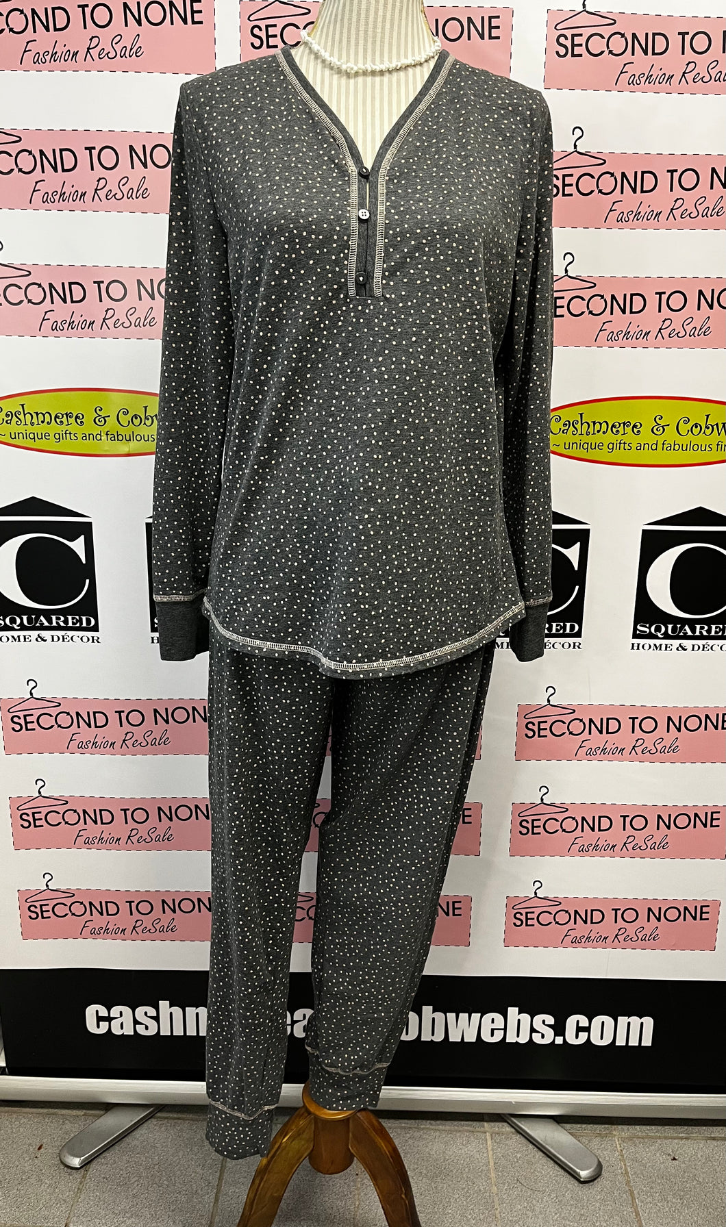 Denver Hayes Pyjama Set (Size M)