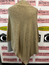 Cargar imagen en el visor de la galería, 100% Cashmere Ponchos (One Size)(10 Colour Options)
