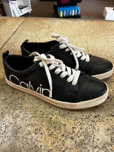 Cargar imagen en el visor de la galería, Calvin Klein Maddie Sneakers (Size 8.5)
