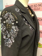 Cargar imagen en el visor de la galería, Bejewelled Sequin Jacket (Size M/L)
