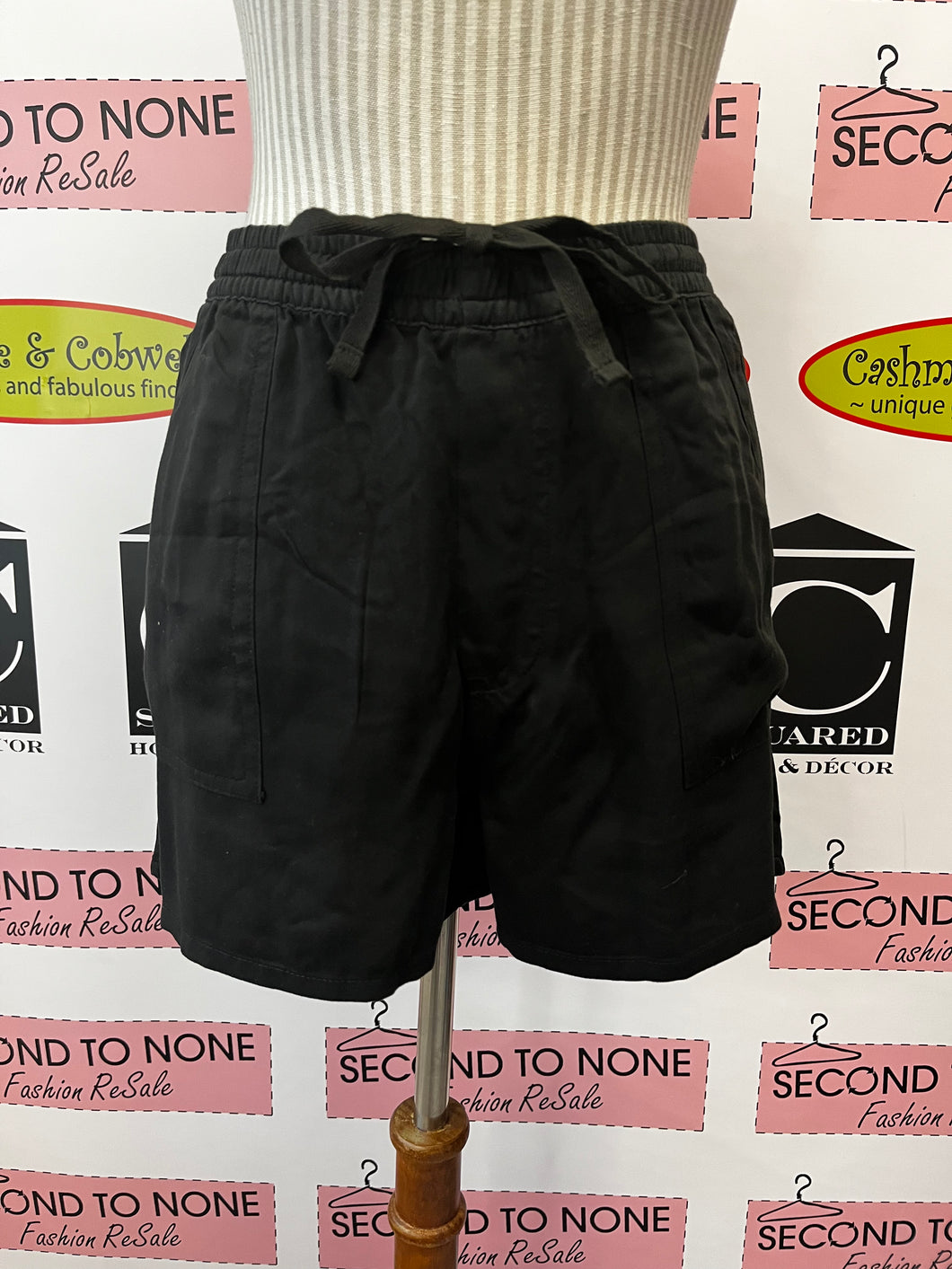 NWT O'Neill Fatima Shorts (Size L)