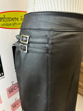 Load image into Gallery viewer, Danier Genuine Leather Skirt (Size 16)
