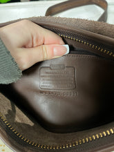 Cargar imagen en el visor de la galería, Vintage Coach Patricia Legacy Bag
