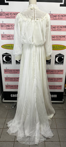 Vintage Wedding Dress & Accessories (with box) (Size S/M)