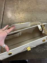 Charger l&#39;image dans la galerie, Picnic at Ascot Wine Purse
