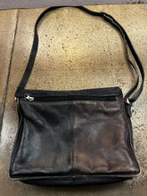 Load image into Gallery viewer, ILI Vintage 2 Tone Leather Crossbody
