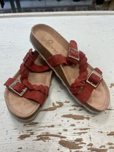Charger l'image dans la galerie, Yokono Rust Red Braided Leather Sandals (Size 7)

