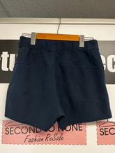 Charger l&#39;image dans la galerie, Lululemon Navy Shorts (Size 2)
