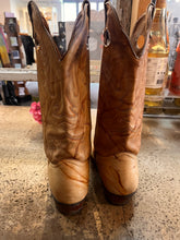 Charger l'image dans la galerie, Authentic Canada-Made Leather Cowboy Boots (Size 8.5)
