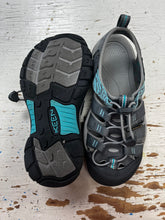 Charger l'image dans la galerie, Keen Waterproof Hiking Sandals (Size 6)
