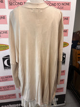 Charger l'image dans la galerie, NWT Joan Vass Beige Cardigan (Size S)
