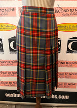 Load image into Gallery viewer, Vintage Pure Wool Tartan Kilt (Size M)
