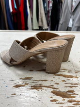 Cargar imagen en el visor de la galería, Sophie Laurent Gold Glitter Heels (Size 37=6)
