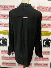 Load image into Gallery viewer, Tommy Hilfiger Black Button Up (Size M)
