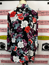 Cargar imagen en el visor de la galería, Chico&#39;s Floral Button Up Tunic (Chico&#39;s Size 2= L)
