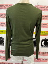 Load image into Gallery viewer, Basic Green Long Sleeve (Size M)
