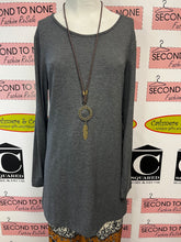 Load image into Gallery viewer, Red Coral Basic Grey Tunic (Size XL)
