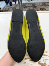 Load image into Gallery viewer, Soft Knit Lime Green Flats (Size 9)
