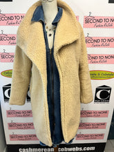 Cargar imagen en el visor de la galería, Boohoo Open Front Teddy Coat (Size S)
