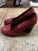 Load image into Gallery viewer, G.H.Bass &amp; Co Heeled Kaylin Loafers (Size 10)
