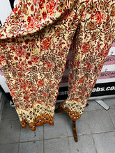 Load image into Gallery viewer, Floral Boho Pants (Size M)

